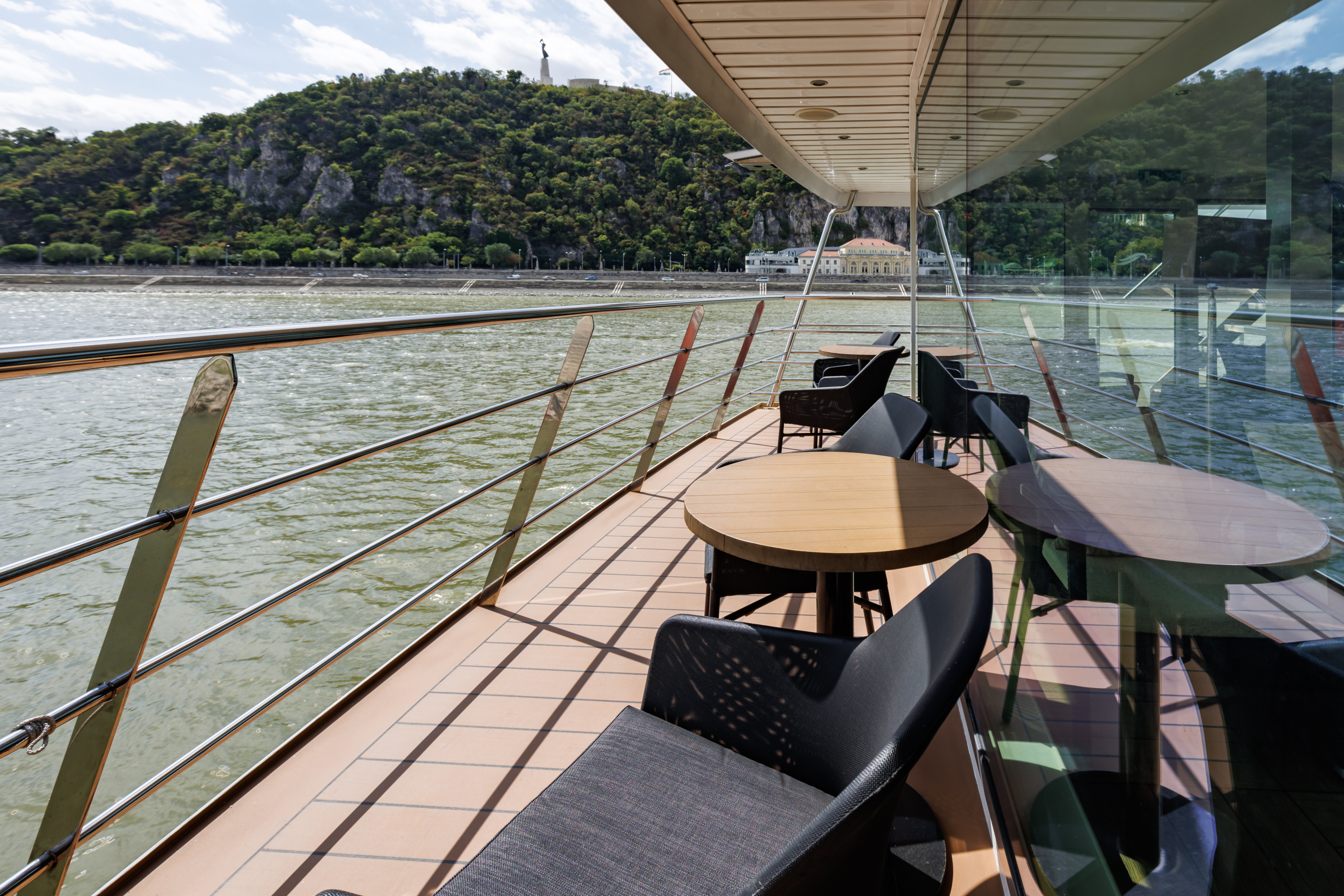 Avalon Tranquility II - Club Lounge